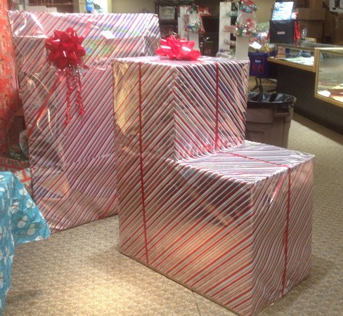 Free holiday gift wrapping