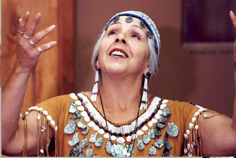 Traditional Indian storyteller Esther Stutzman