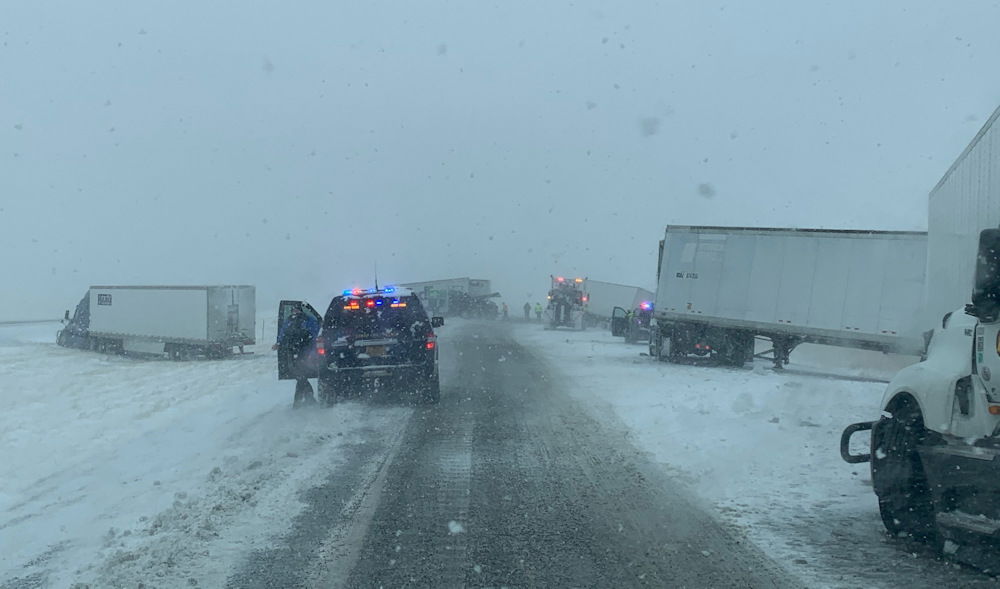 Major storm sweeps into Oregon, C.O.: Wind, rain, snow, crashes and ...