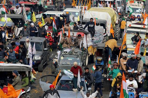 Republic Day 2021: Indian farmers storm New Delhi's Red ...