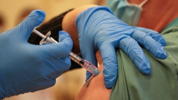 Under the new program, some Oregon health centers can vaccinate anyone