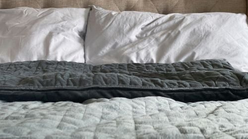 Anxiety robbing your sleep? A weighted blanket may help - KTVZ