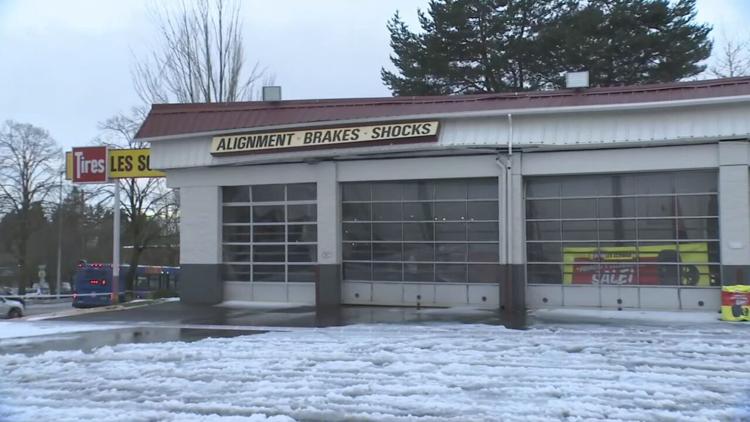 Roof partially collapsed on SE Portland Les Schwab Tires late Monday; officials report no injuries