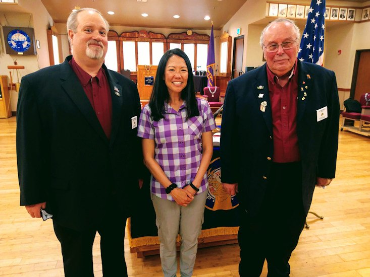 Pictured: (L-R):  Adam Hollman, Bend Elks Exalted Ruler, Michelle Abbey, COVR Director of Community & Donor Relationships, Len DeGroot, Bend Elks Trustee and Chairman of the Board