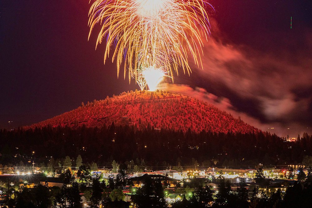 Stunning sight of Bend's Fourth of July Pilot Butte fireworks show in 2021