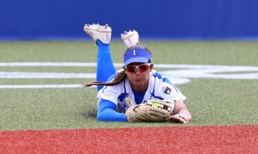 Italy's Koutsoyanopulos dives to steal hit from USA