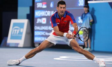 Djokovic handles Nishikori to advance to semifinal