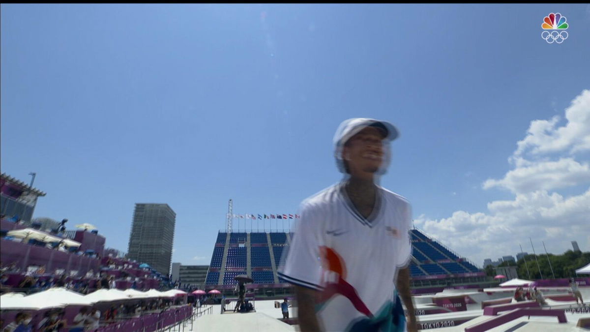 Gus Kenworthy visits inaugural Olympic skateboarding final