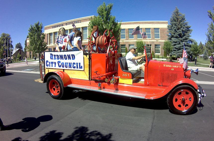 Redmond Fourth Parade City Hall Council Larry Cole