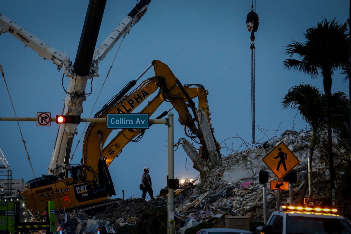 <i>Eva Marie Uzcategui/AFP/Getty Images</i><br/>Search and rescue teams continue to work in the rubble at the site of the collapsed Champlain Towers South condo in Surfside