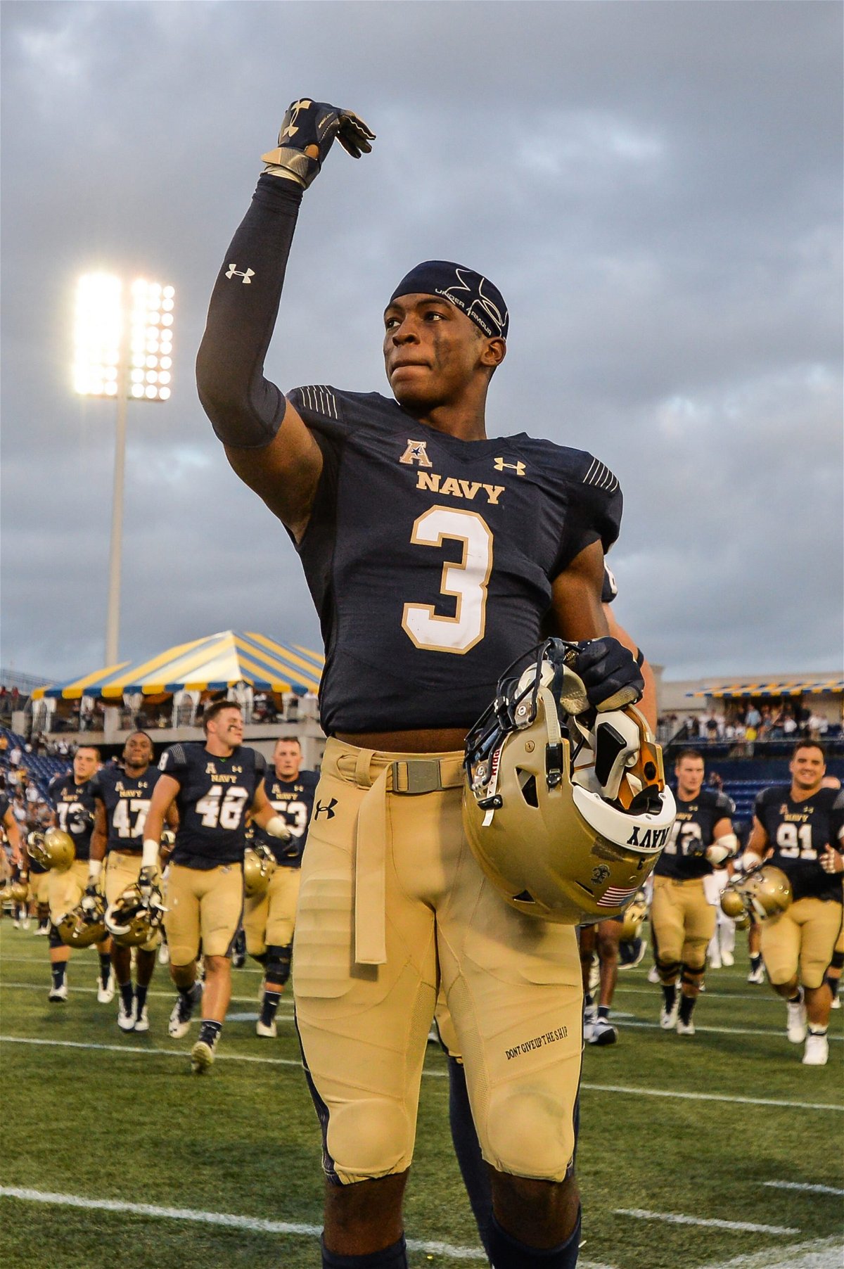 In reversal, US military allows Navy football captain to delay service to try to play in NFL