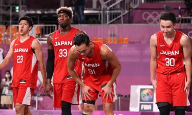 Japanese players bow after loss in 3x3 basketball