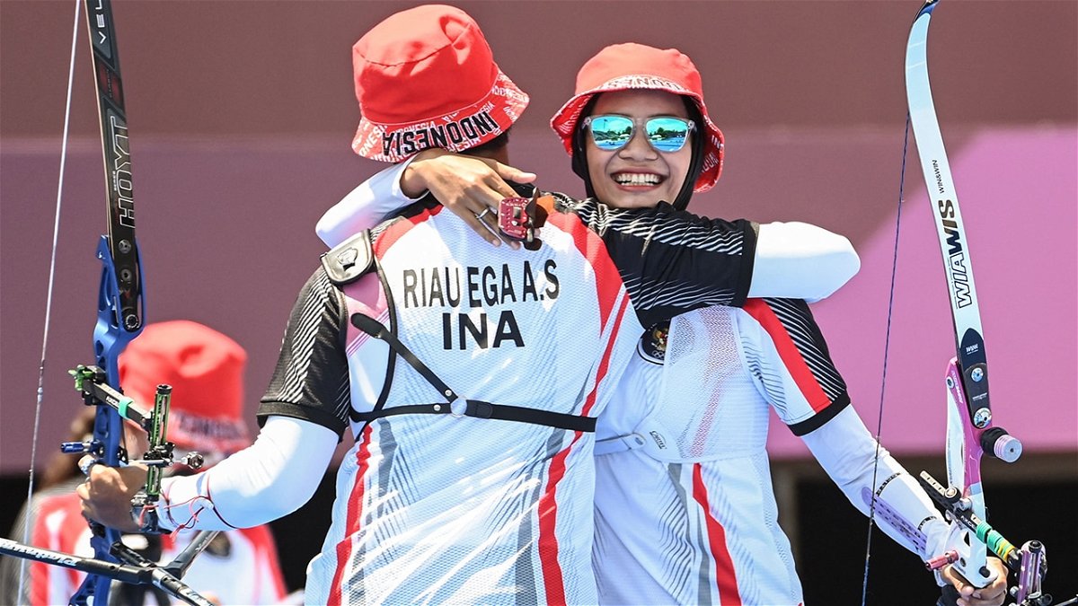 Indonesia upsets United States in mixed team shootout round