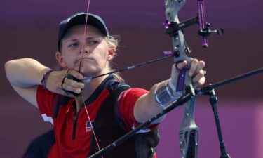 USA's Mackenzie Brown eliminates two en route to last 16