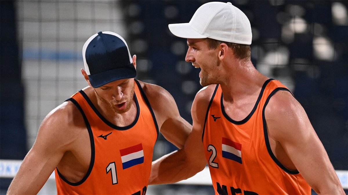 Netherlands conquer U.S. in beach volleyball opener