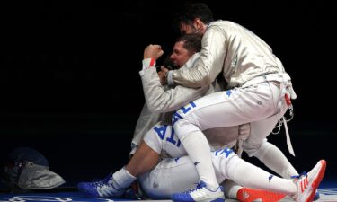 Italy's wild celebration in team sabre semifinals