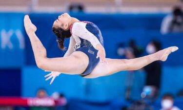 Suni Lee grows lead for all-around gold on floor