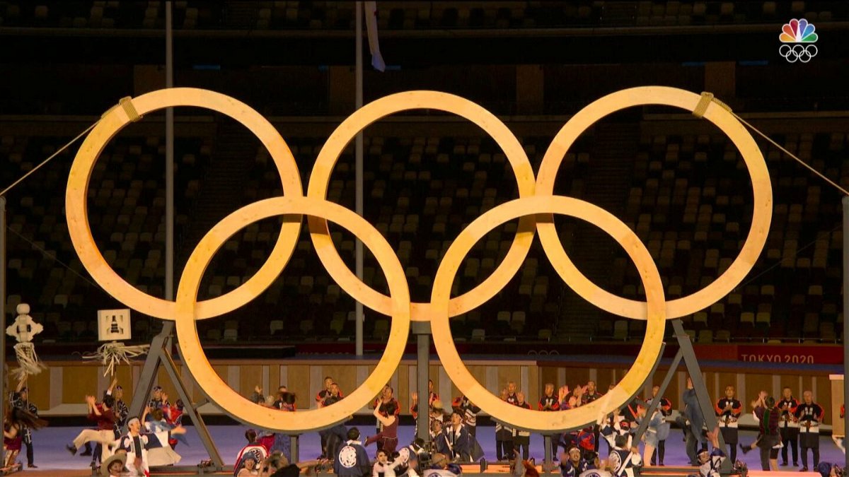 Choreography, the wooden Olympic rings are set up, dancing to dance, opening  ceremony in the Olympic Stadium, on July 23, 2021 Olympic Summer Games  2020, from July 23. - 08.08.2021 in Tokyo/Japan Stock Photo - Alamy