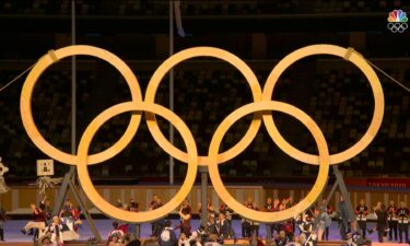 Japanese carpenters unveil Olympic Rings at Opening Ceremony