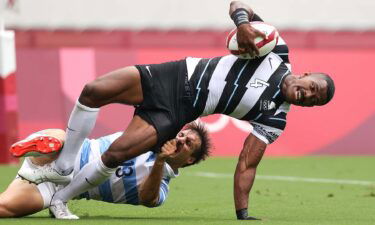 Fiji survives scare from Argentina to advance in rugby 7s