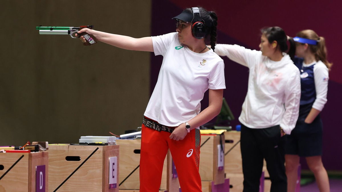 Vitalina Batsarashkina wins women's 10m air pistol event