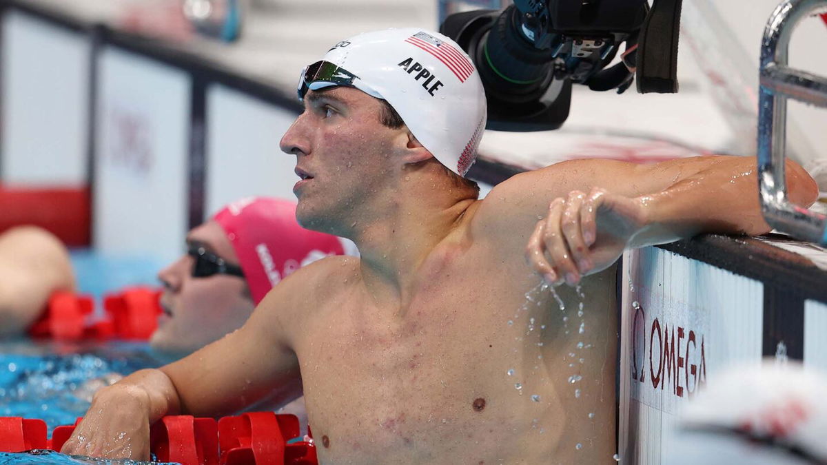 Zach Apple finishes second in men's 100m freestyle heat