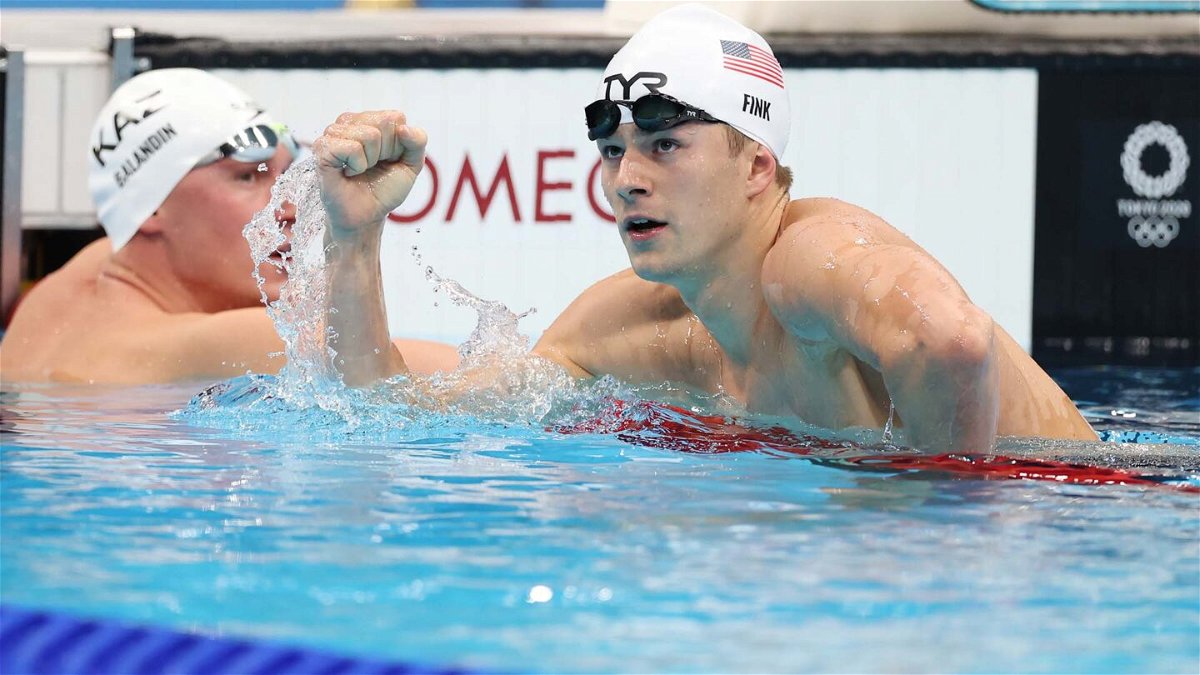 Nic Fink wins heat in men’s 200m breaststroke