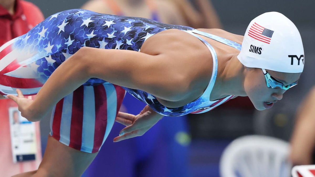 U.S. women's 4x200m freestyle relay team qualifies 2nd