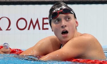 Ledecky holds off Titmus for 800m freestyle three-peat