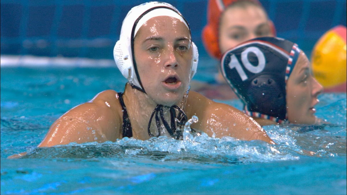U.S. women rout ROC in water polo bounce-back game