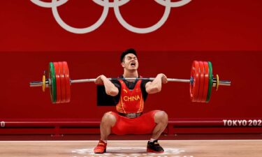 Shi Ziyong lifts