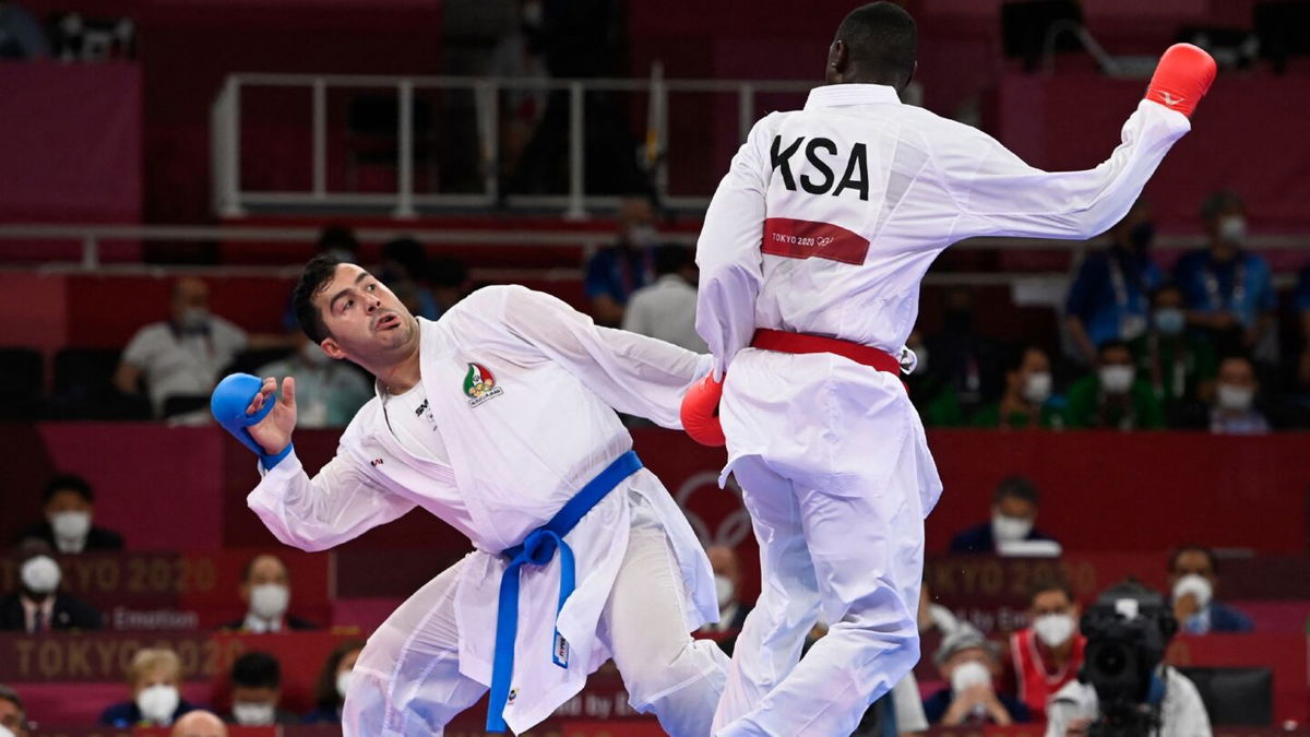 Hamedi DQ'd for kicking too hard; Ganjzadeh wins kumite gold