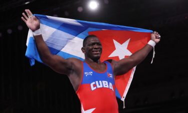 Nunez sweeps Kajaia 5-0 to win gold in greco-roman 130kg