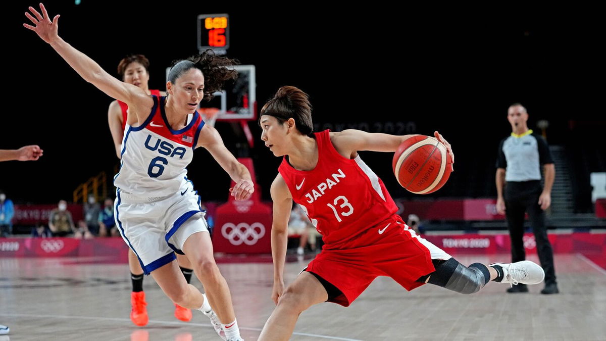 Sue Bird blocks Rui Machida of Japan