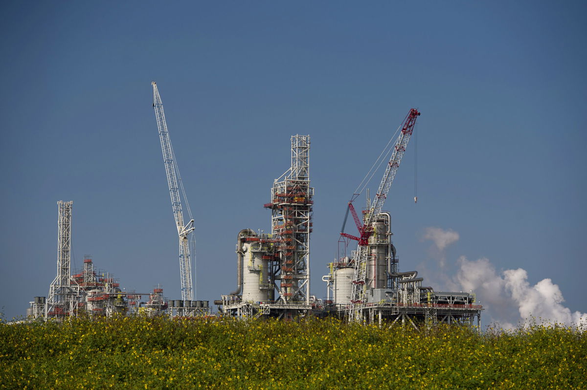 <i>Eddie Seal/Bloomberg/Getty Images</i><br/>An ExxonMobil petrochemical complex under construction in Texas in July. Lawmakers are urging action on climate change this week after a UN report concluded greenhouse gas emissions need to be cut significantly