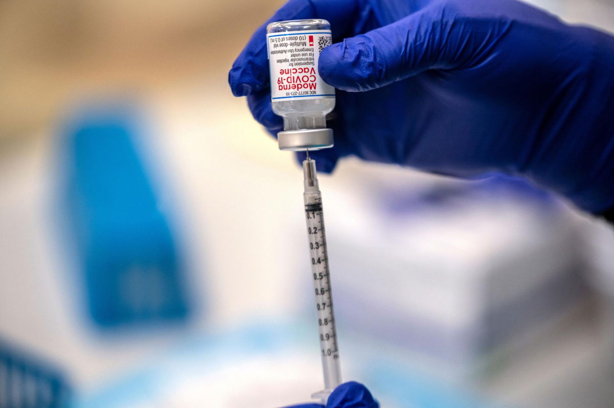 <i>Sergio Flores/Getty Images</i><br/>Top health officials in the Biden administration are coalescing around an agreement that most Americans should get Covid booster shots eight months after becoming fully vaccinated