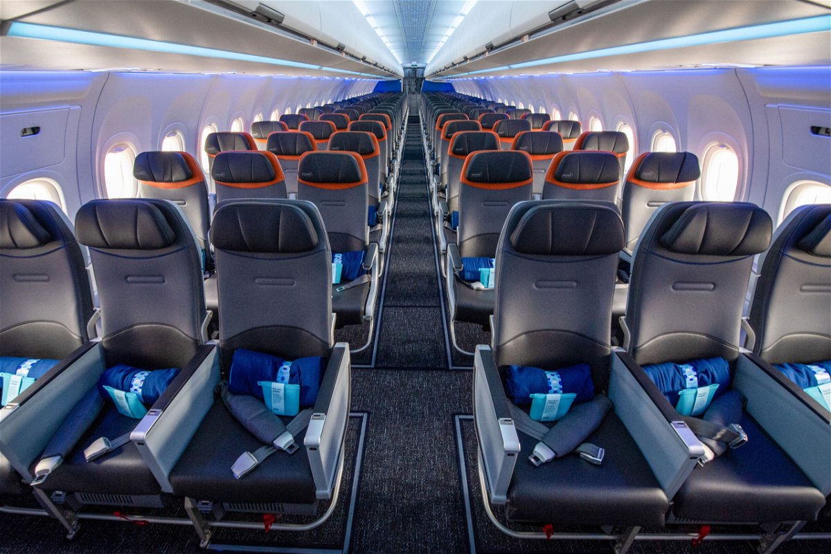 <i>Chris J. Ratcliffe/Bloomberg/Getty Images</i><br/>The Airbus A321 is a small aircraft