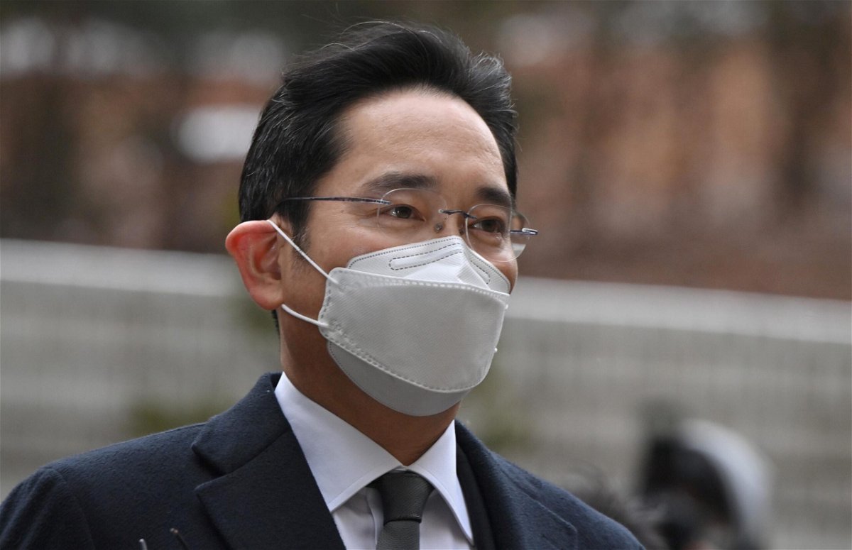 <i>JUNG YEON-JE/AFP/Getty Images</i><br/>Samsung's vice chairman — and de facto leader — Lee Jae-yong is to be released on parole this week