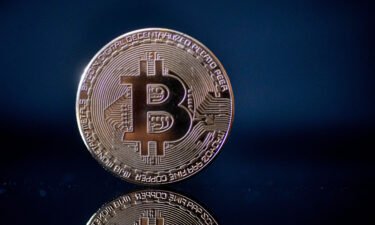 Bitcoin's price rises above $50