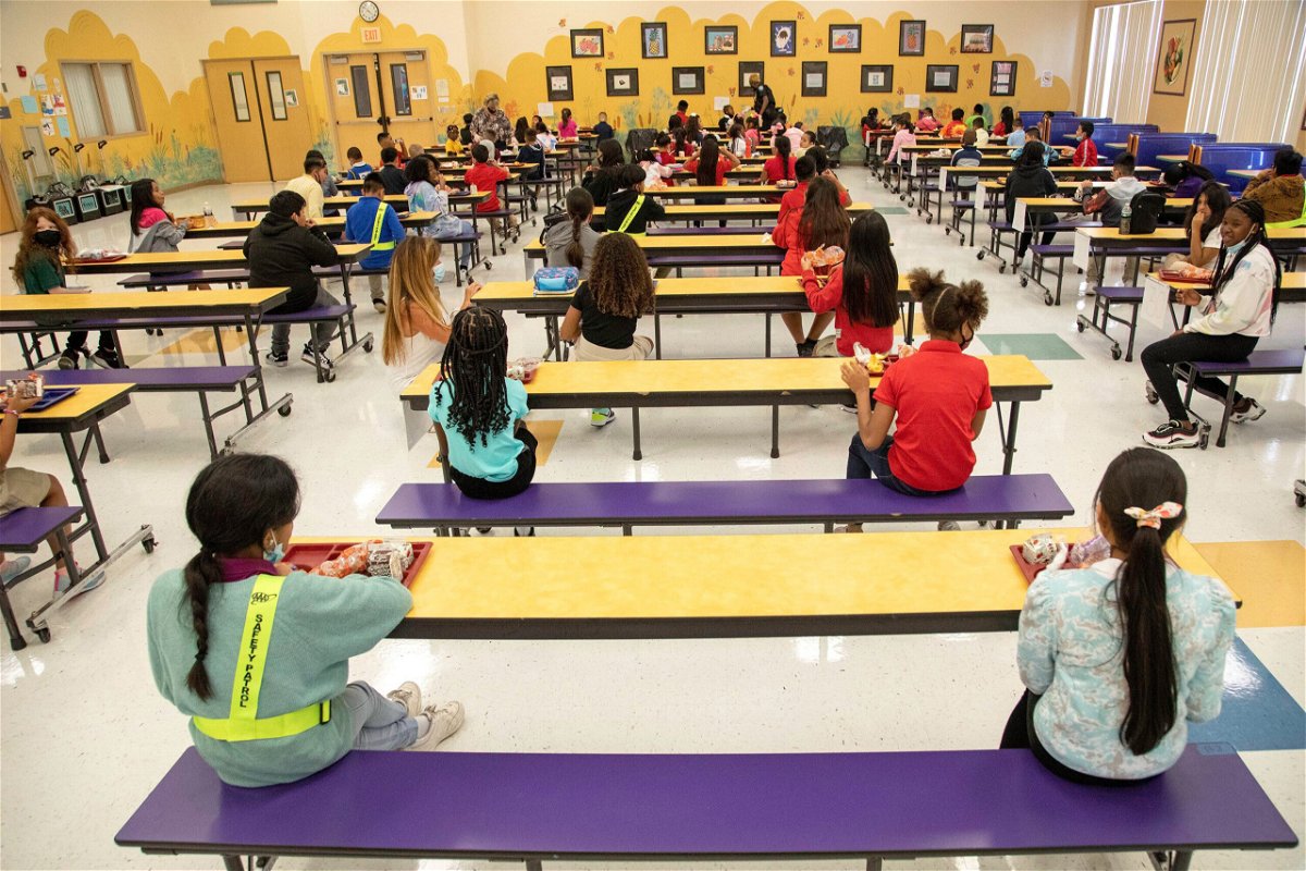<i>Lannis Waters/USA Today Network</i><br/>Students eat their lunch socially distanced at Belvedere Elementary School in West Palm Beach