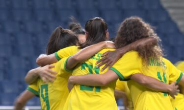 Brazil beats 10-woman Zambia to advance to soccer knockouts