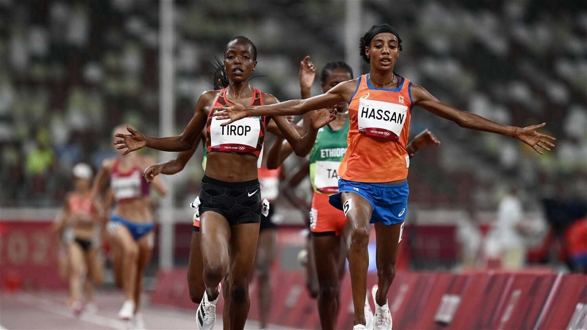 Sifan Hassan roars back to win 1500m prelim after trip