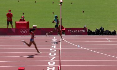 Shaunae Miller-Uibo coasts through 400m qualifier