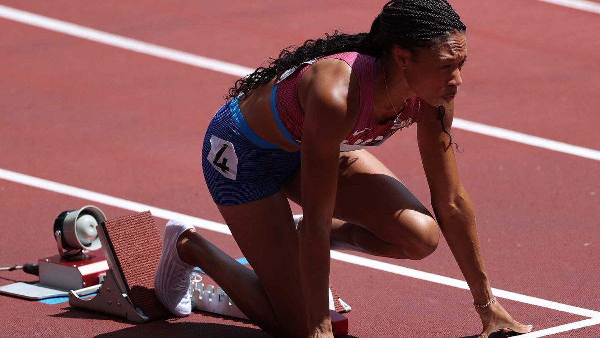 Allyson Felix wins 400m heat with third-best time of prelims