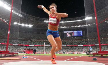 Valarie Allman uncorks giant first attempt for discus gold