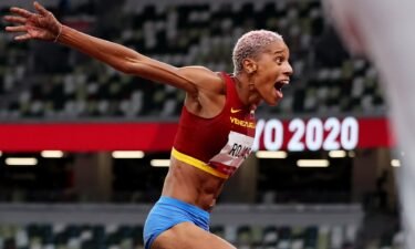 Yulimar Rojas smashes triple jump world record with 15.67m