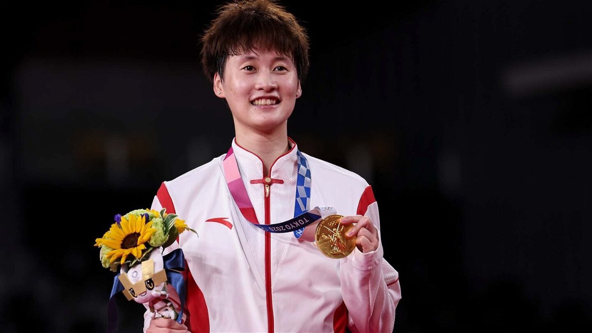 Chen wins badminton women's singles gold