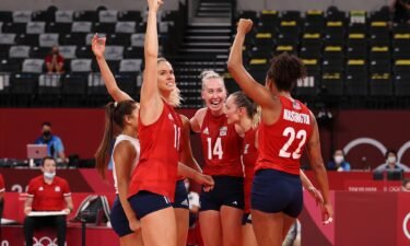 USA women recover for late volleyball win over Italy