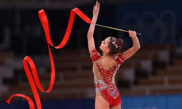 Dina Averina takes silver in rhythmic gymnastics final