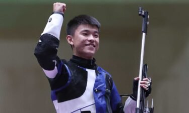 Zhang sets world record to take gold in 50m rifle 3-position